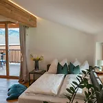 Mountain Vista - Bio Yoga Hof Kitzbühel