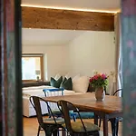 Boutique Hof - Alpine Hideaway